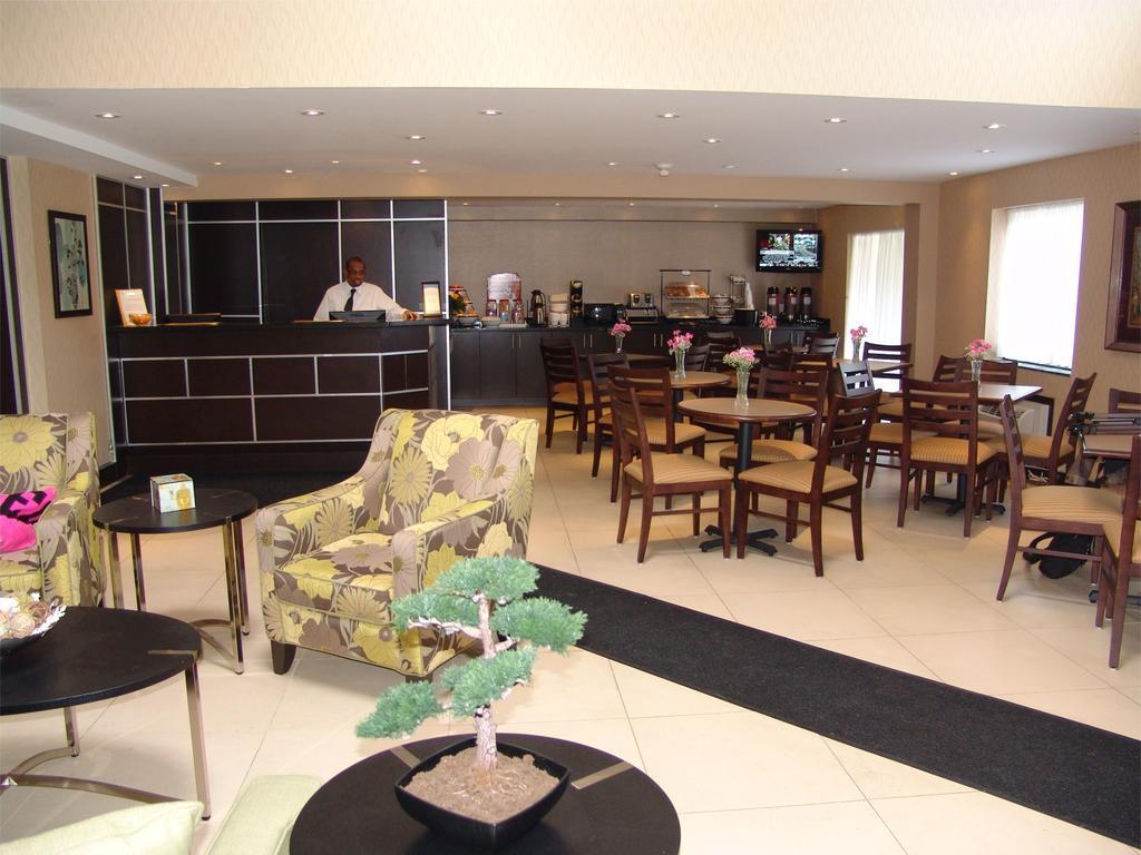 Comfort Inn East Scarborough 토론토 레스토랑 사진