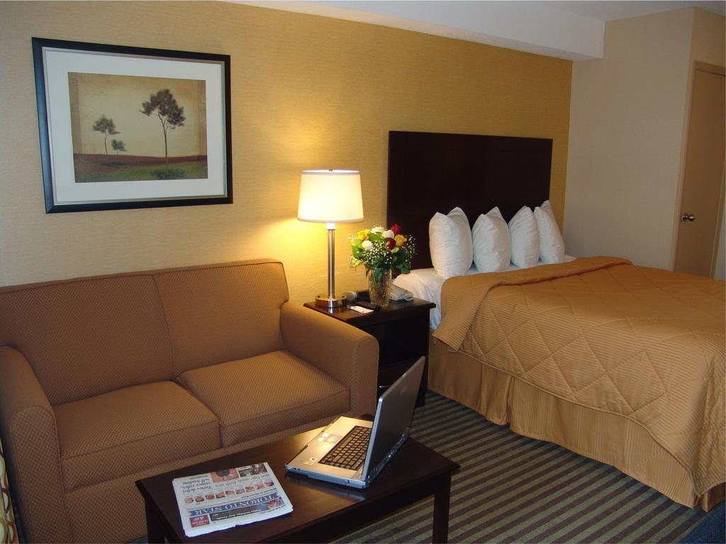 Comfort Inn East Scarborough 토론토 객실 사진